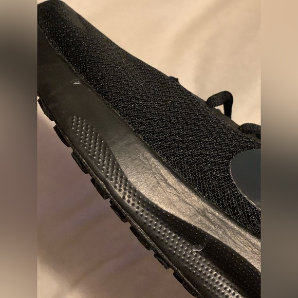 NIKE Revolution 7 Black Size 11 Shoes - Picture 12 of 13